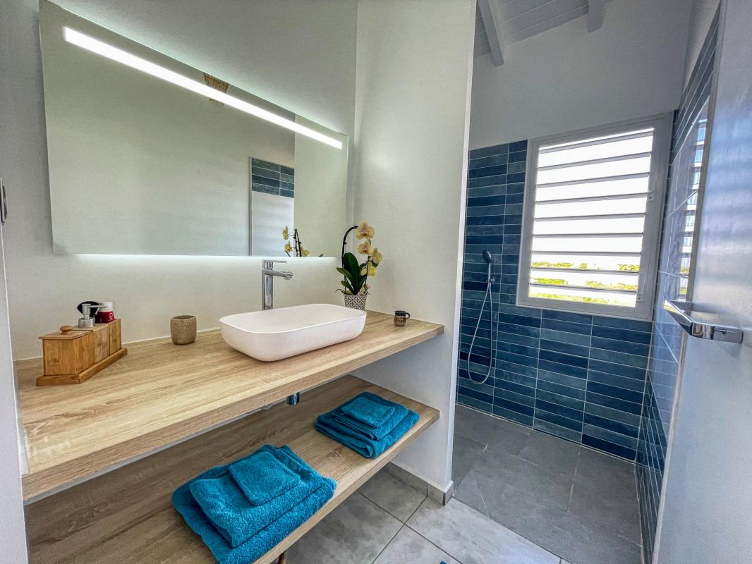23. A louer villa avec piscine et vue mer St François Guadeloupe